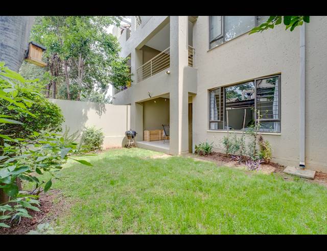 2 BEDROOM APARTMENT FOR SALE IN BRYANSTON